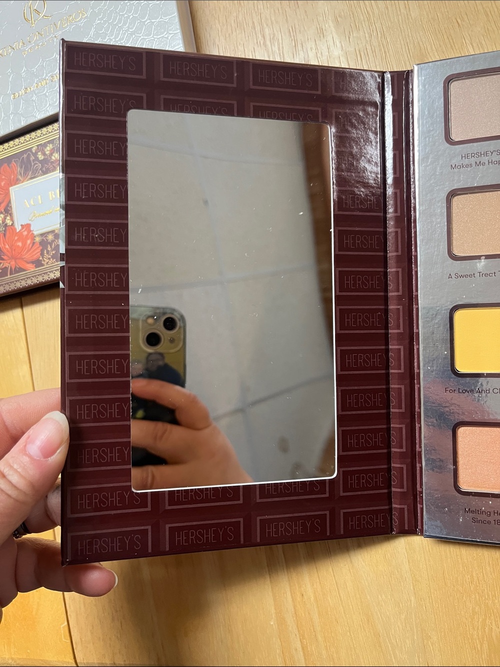 Mixed Eyeshadow Palette Lot with Red, Brown, Gold, White Palettes - Picture 4 of 13